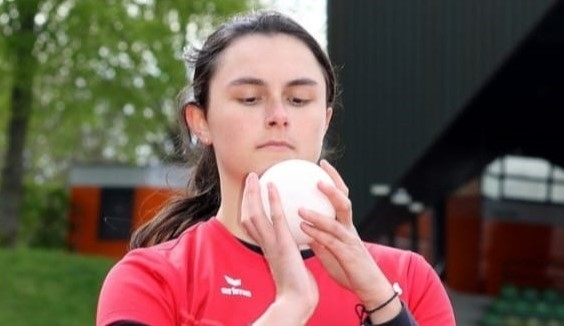 Volle Konzentration vor dem Stoß