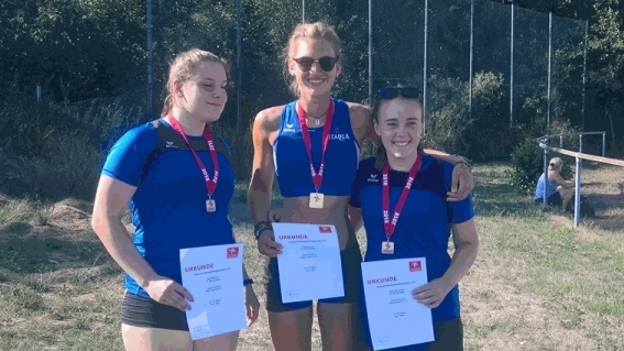 Tolles Team: Nina Wassmuth, Hessenmeisterin Lisa Fuhr, Celina Weiershäuser